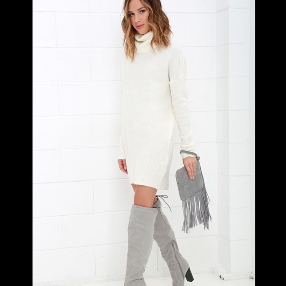 ⬇️50 B. Dakota Sweater Dress